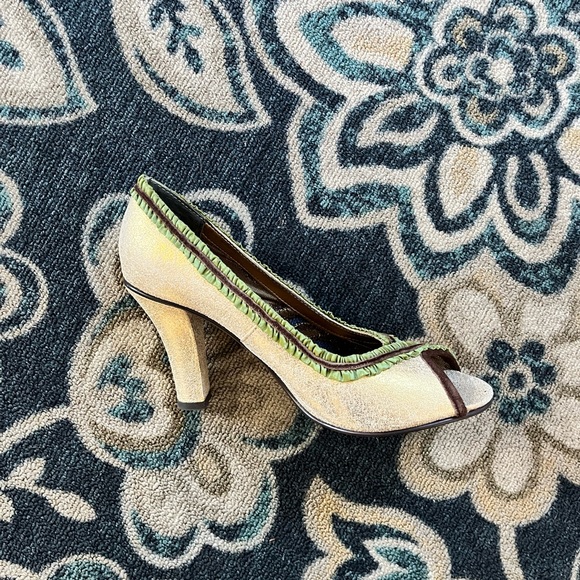 Kenzie Leather Pumps size 7.5 - Picture 3 of 7